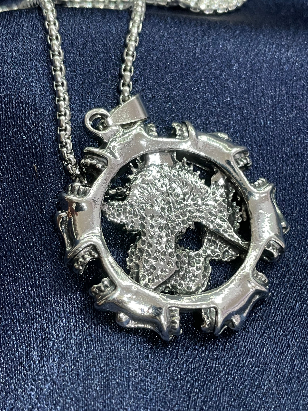 Collana in acciaio con ciondolo a ingranaggi stile meccanico e steampunk