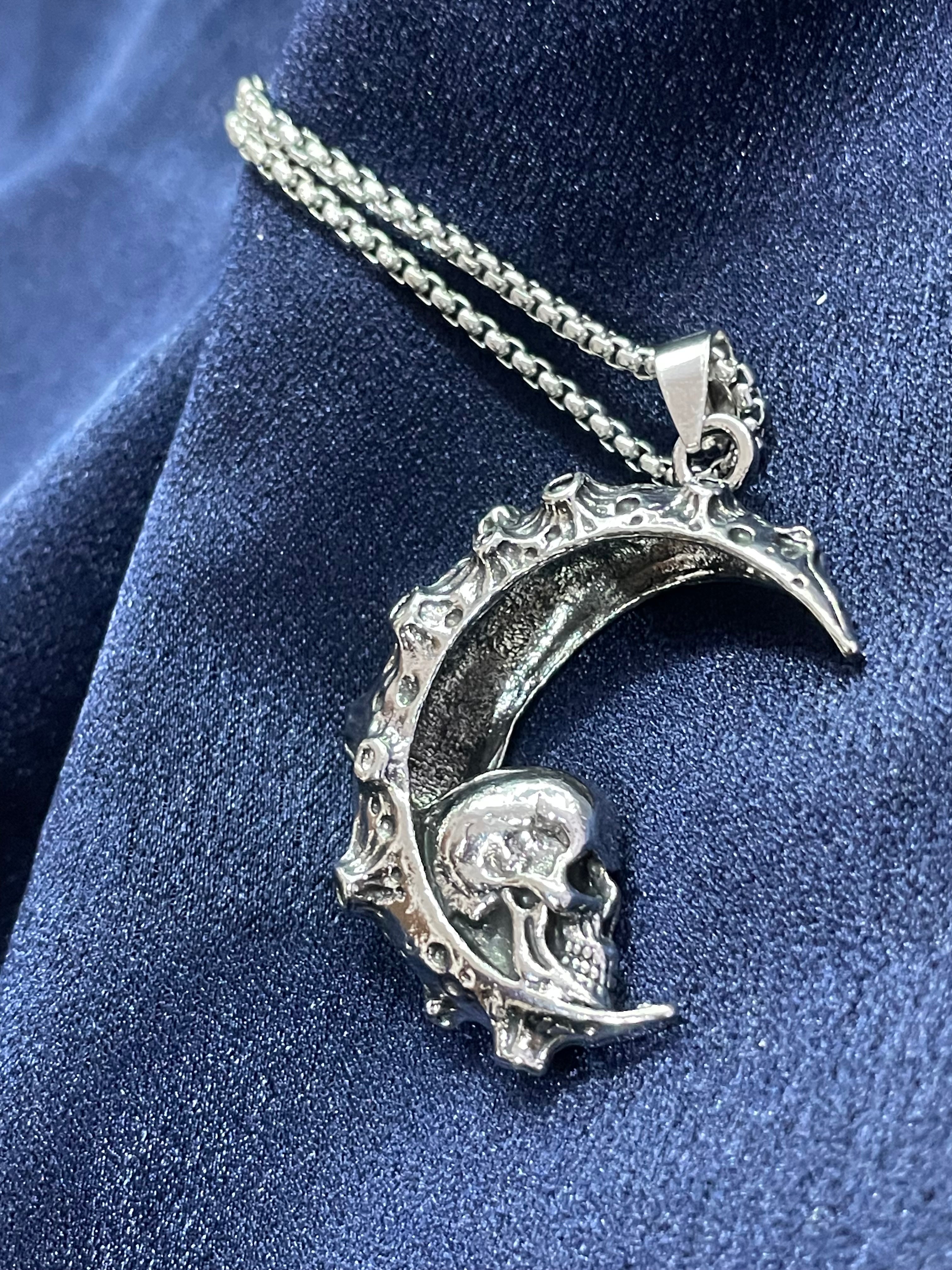 Collana ciondolo luna gotica Argentata con Teschio