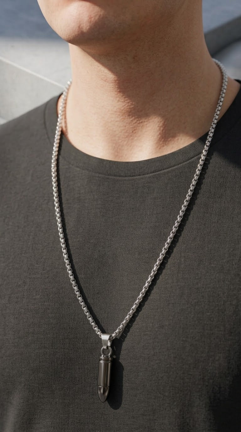 Collana con ciondolo proiettile in acciaio e catena veneziana