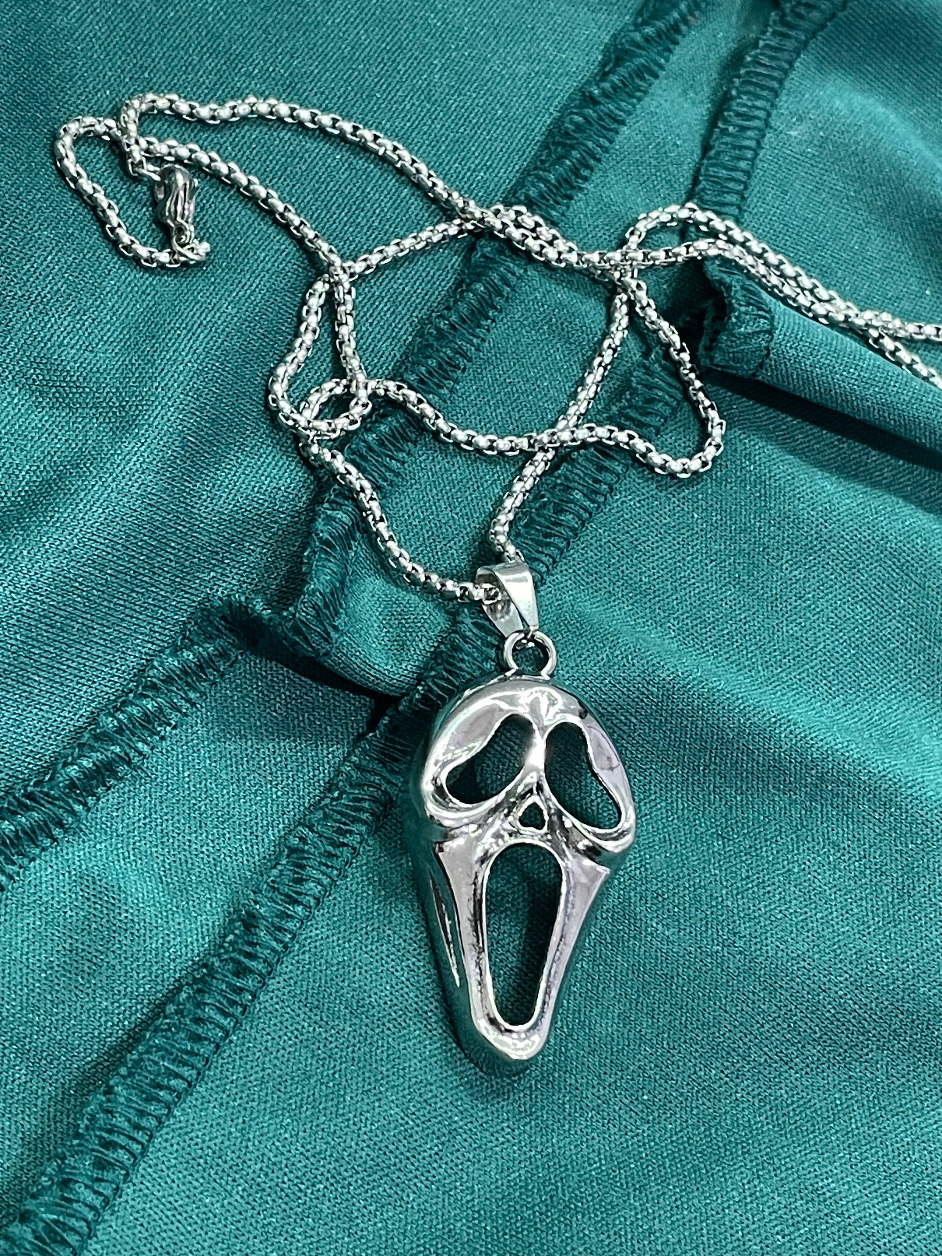 Collana con Pendente a Maschera Scream
