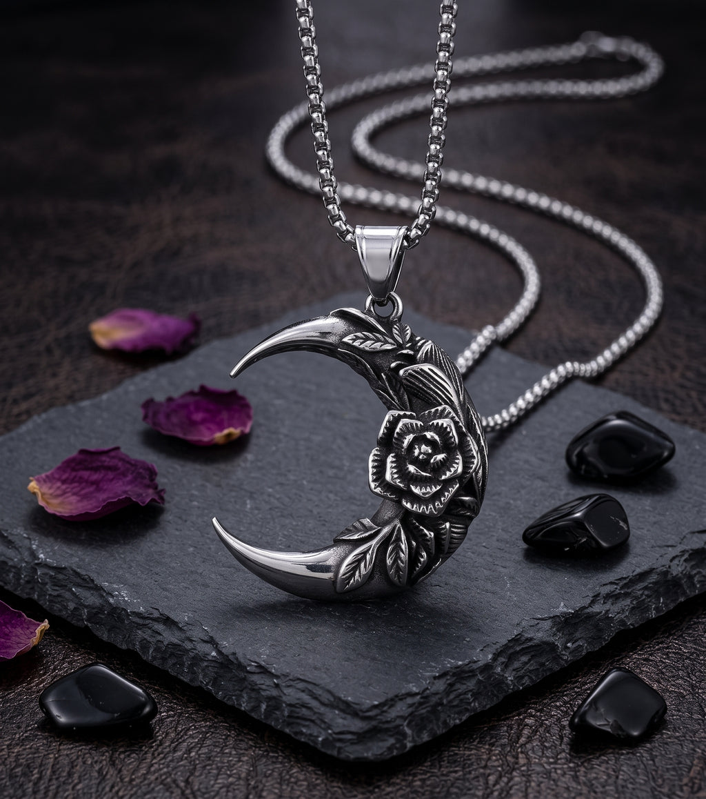 Collana gotica con luna crescente e rosa - pendente dark unisex