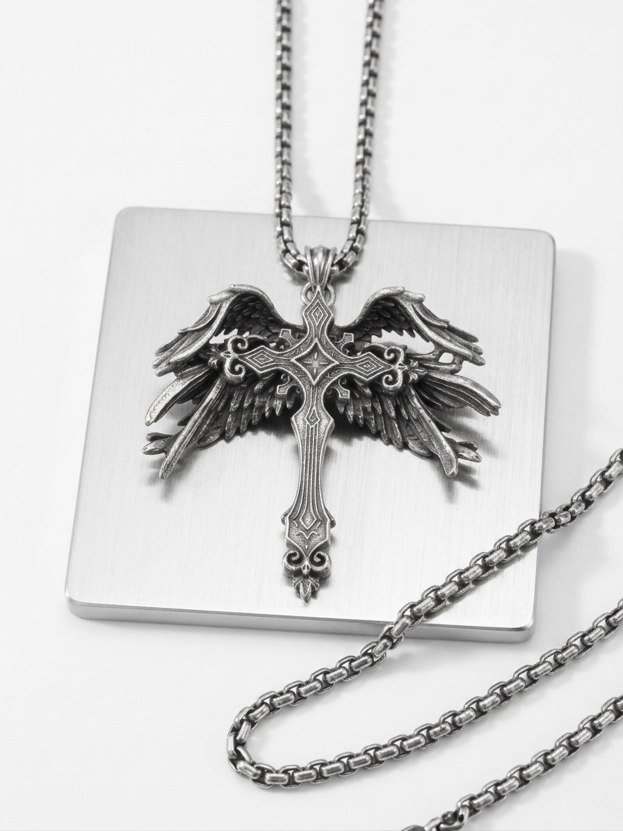 Collana con ciondolo croce gotica e ali d'angelo in acciaio inox
